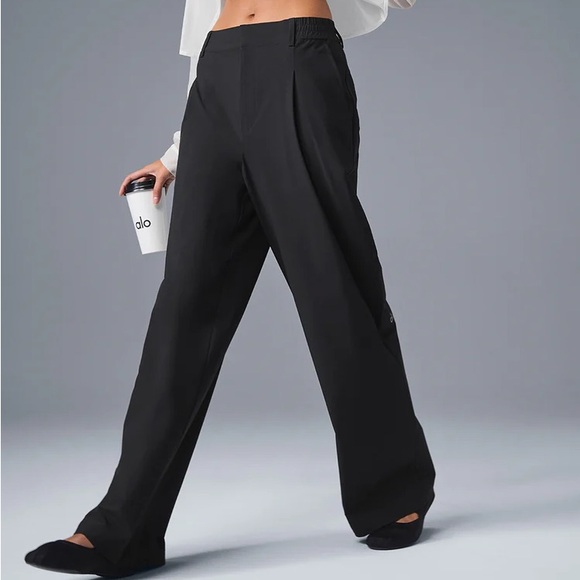 ALO Yoga Pants - ALO Yoga Pursuit Trouser Pants size L (long)